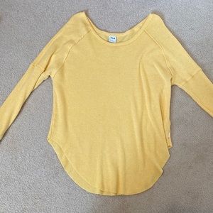 Long sleeve scoop bottom top
